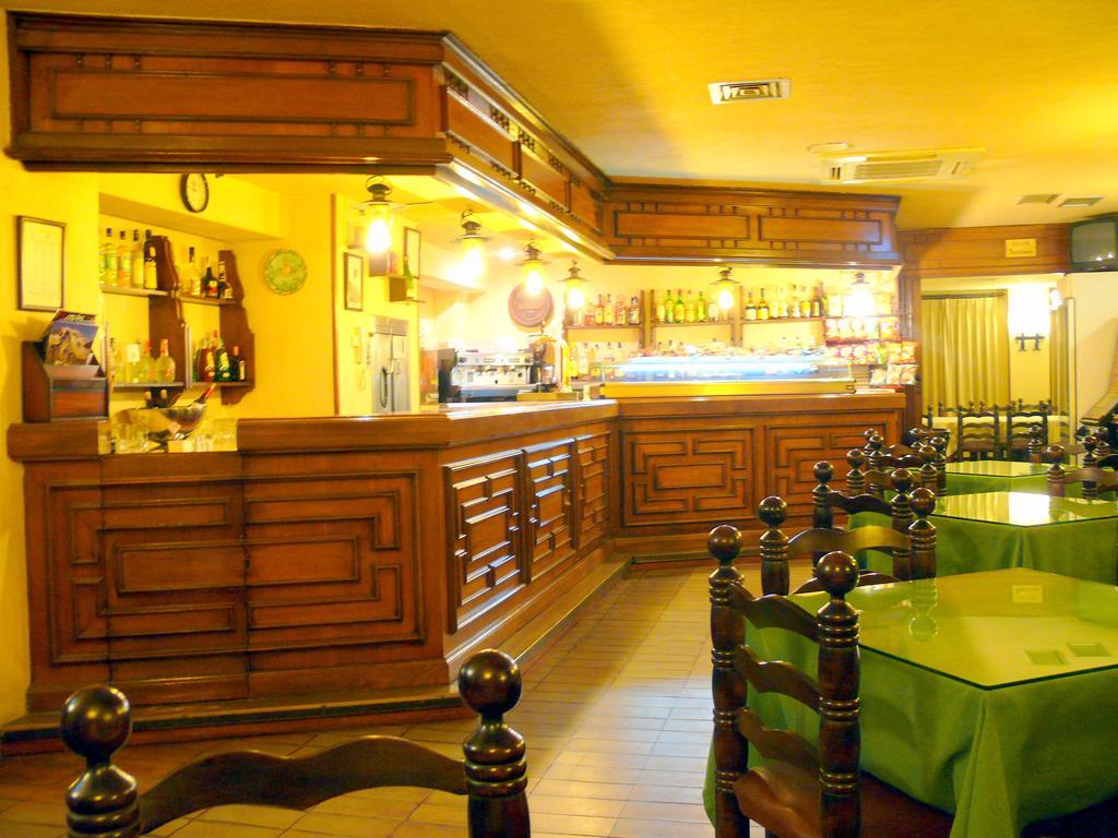 Zuera Hotel Restaurante Las Galias מסעדה תמונה