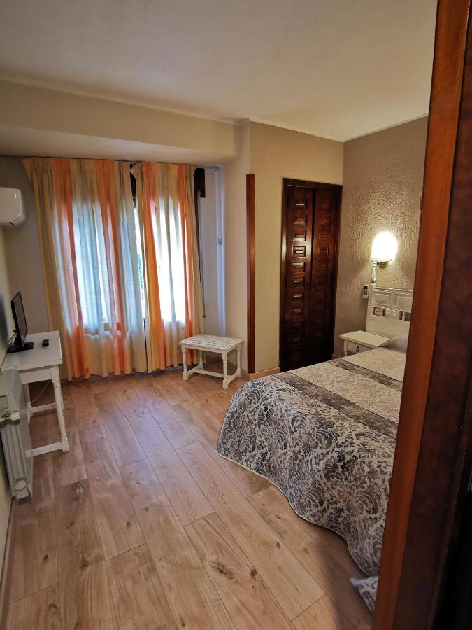Zuera Hotel Restaurante Las Galias מראה חיצוני תמונה